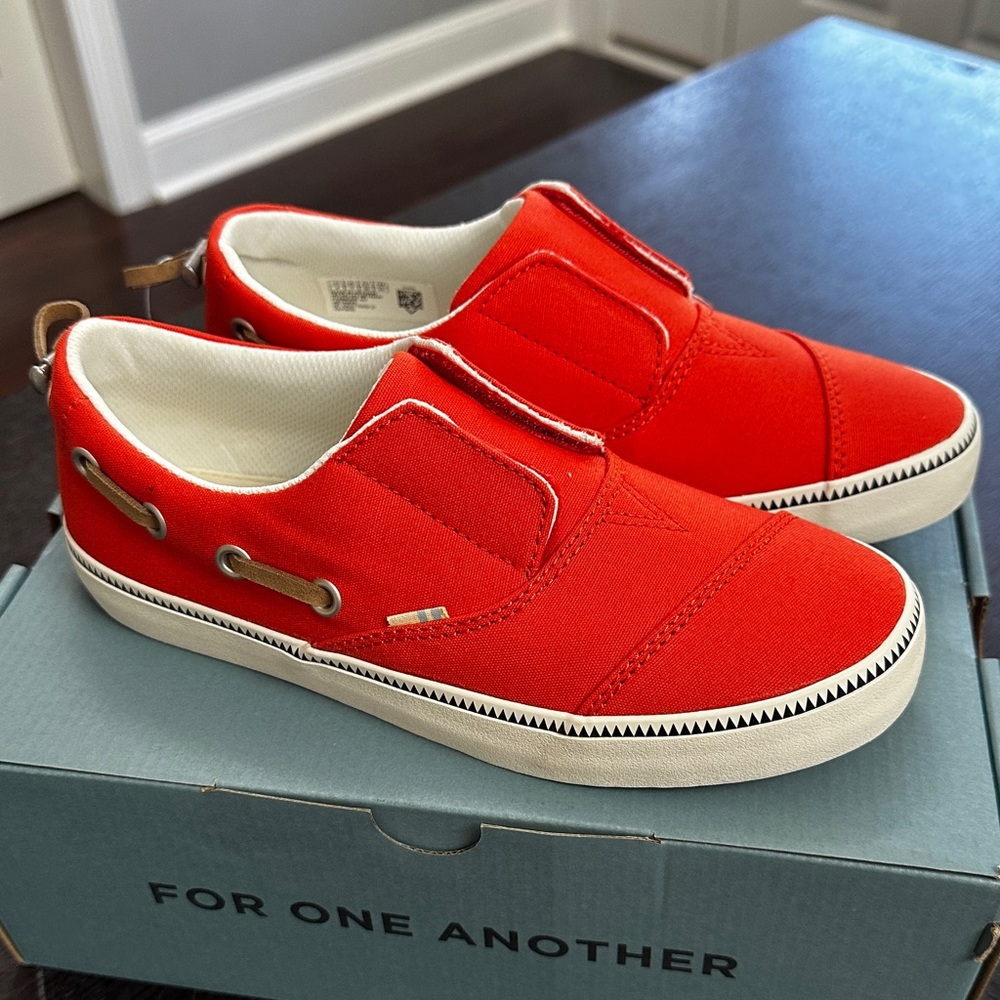 TOMS Flats Red Orange Boat Shoes Pasadena Canvas Slip-on Shoes